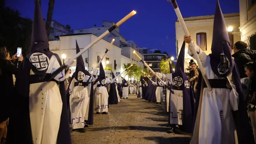 La Cofradía de los Castillos inicia su estación de penitencia en Jueves Santo