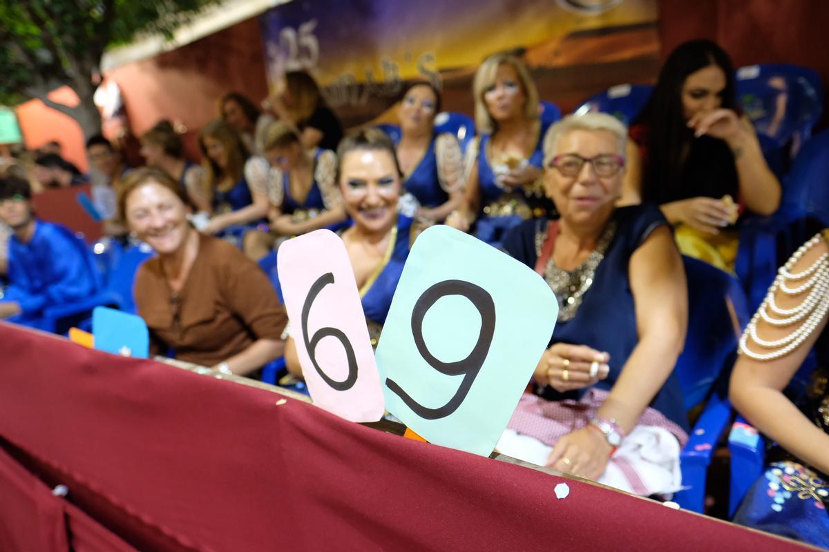 Búscate en los últimos años en las tribunas de Moros y Cristianos de Villena