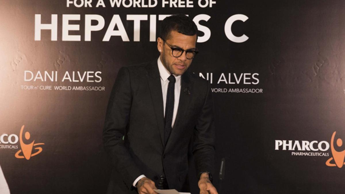 Dani Alves, embajador de la lucha contra la Hepatitis C