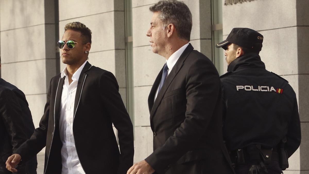 Neymar, en una visita a los juzgados