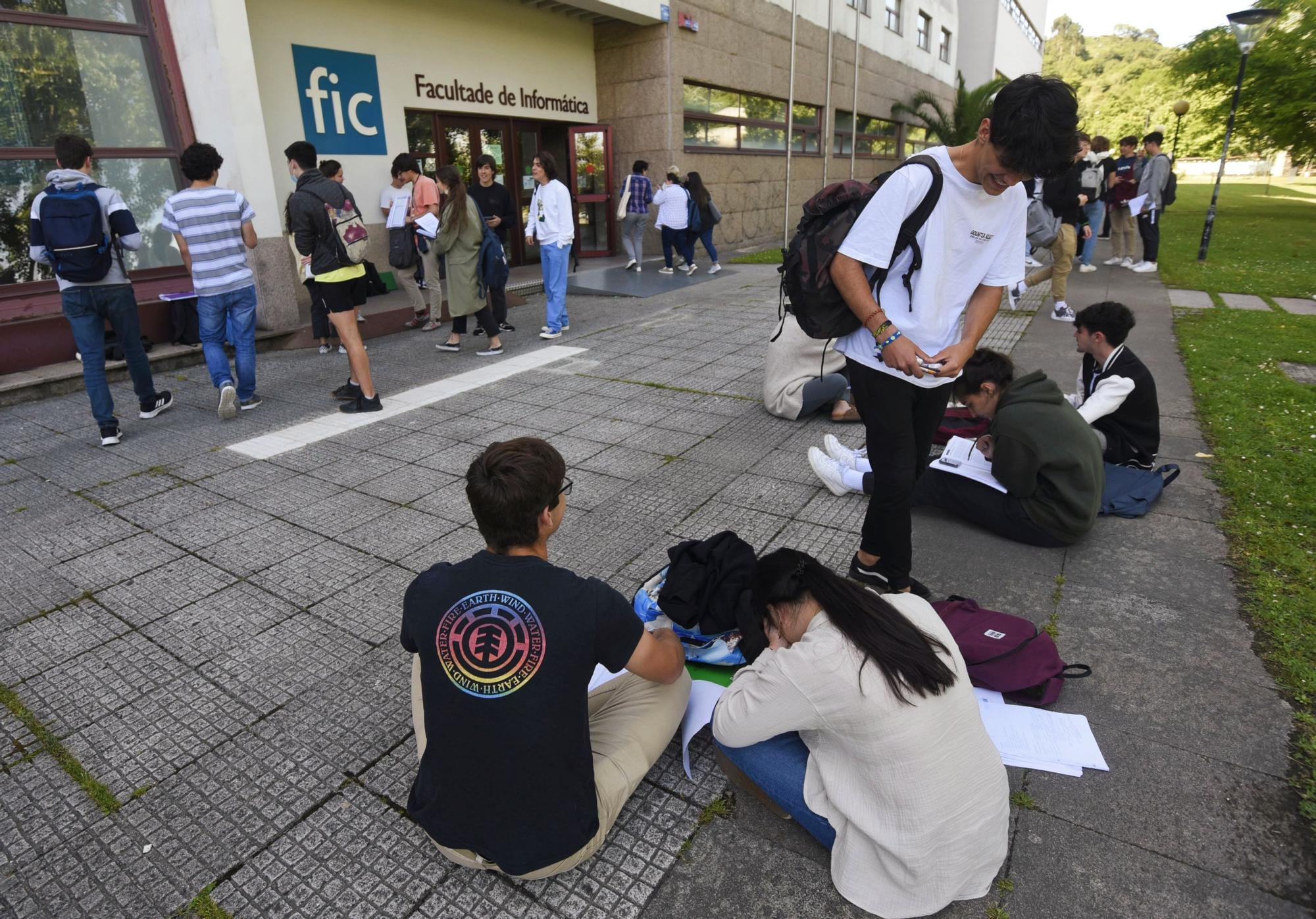 Selectividad A Coruña 2022: Primer día de los exámenes de la ABAU en los campus coruñeses