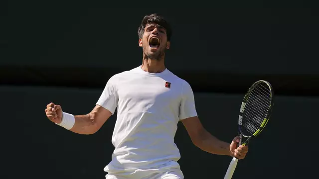 Un imponente Alcaraz jugará su tercera final seguida en Wimbledon