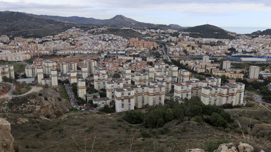 Salas pide atajar el «problema social» en Palma-Palmilla pero De la Torre le reclama que «cumpla con su deber»