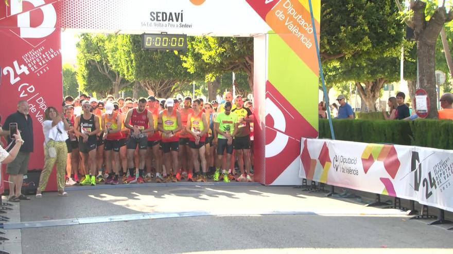 Vora 300 corredors i corredores varen prendre els carrers de Sedaví en la 54 edició de la seua Volta a Peu
