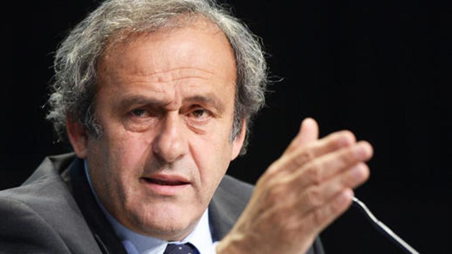 El Comité Ético de la FIFA pide la expulsión de por vida de Platini