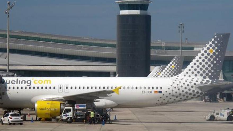 Las compañías de bajo coste transportan más pasajeros que las tradicionales en julio