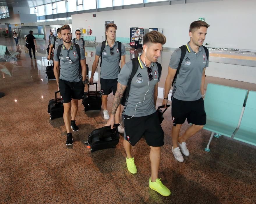 El equipo vigués despega desde Peinador para arrancar la gira italiana, que dirará diez días y en la que se enfrentará a Fiorentina, Pisa, Pescara, Milan y Sassuolo