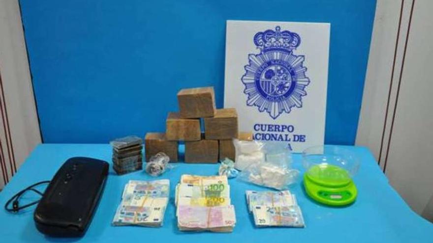 La Policía Nacional desarticula un punto de venta de drogas en la Argañosa