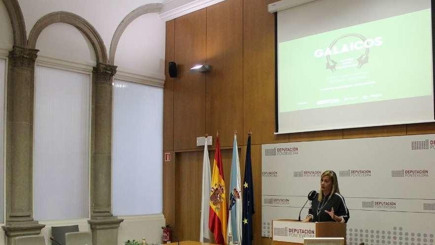 Carmela Silva durante la presentación ayer de la muestra &quot;Galaicos&quot; . //Fdv