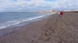 Descubren el cuerpo sin vida de un hombre en una playa de Almería
