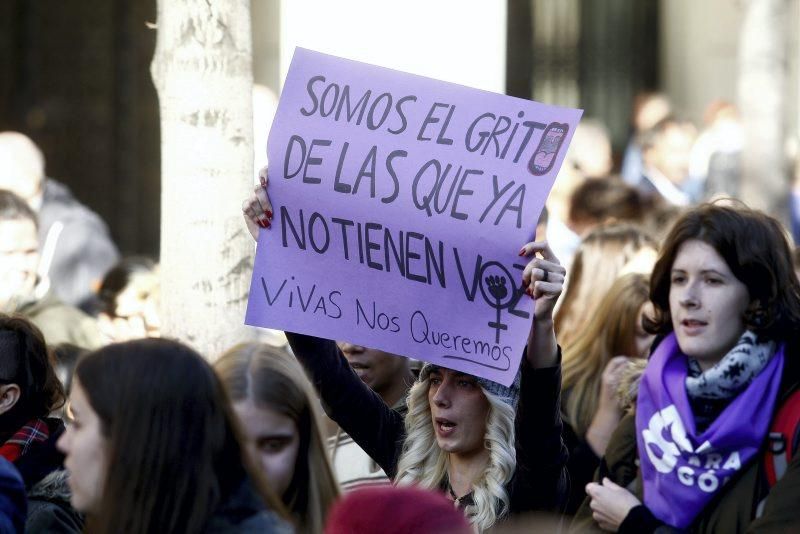 Manifestación contra la violencia machista en Zaragoza