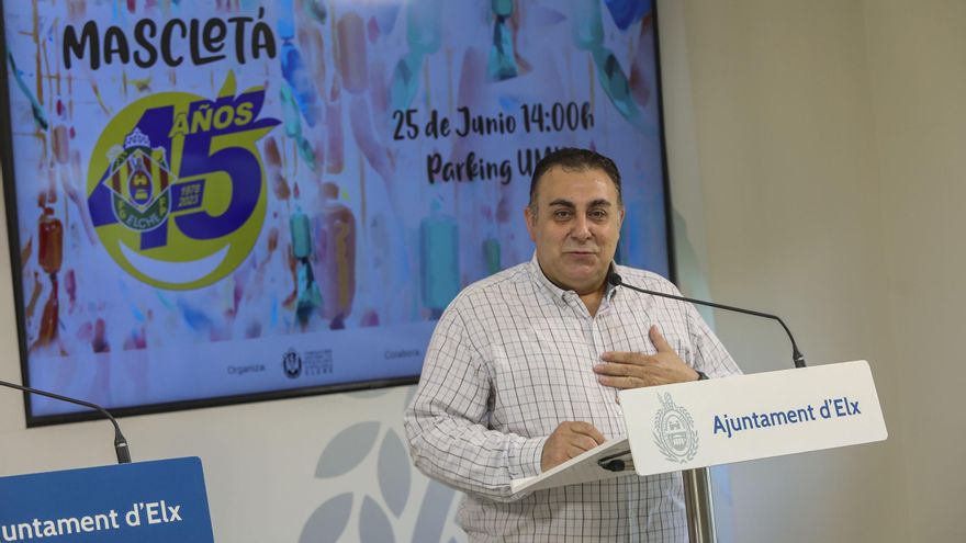 &quot;Si quieren concentrarse en un sitio distinto como en el pregón de Elche, de acuerdo, pero la ofrenda es una&quot;