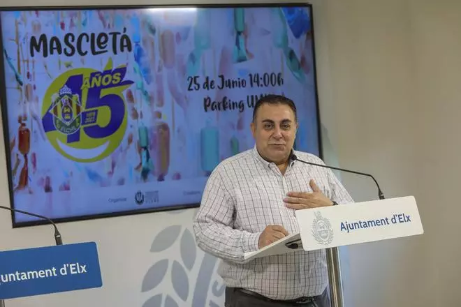 "Si quieren concentrarse en un sitio distinto como en el pregón de Elche, de acuerdo, pero la ofrenda es una"