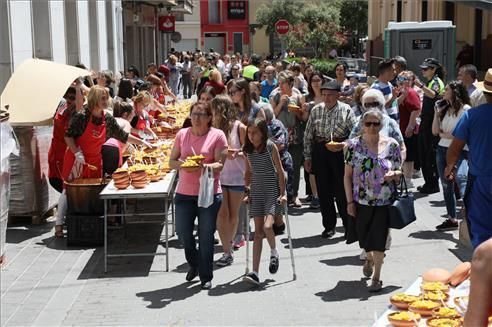 Más de 7000 'cassoletes' en el día de les Calderes de Almassora