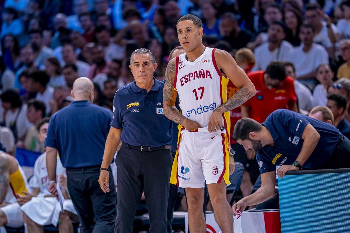 Isaac Nogués debutó con España ante Francia y podría tener la oportunidad de acudir al Eurobasket si no mejoran los lesionados