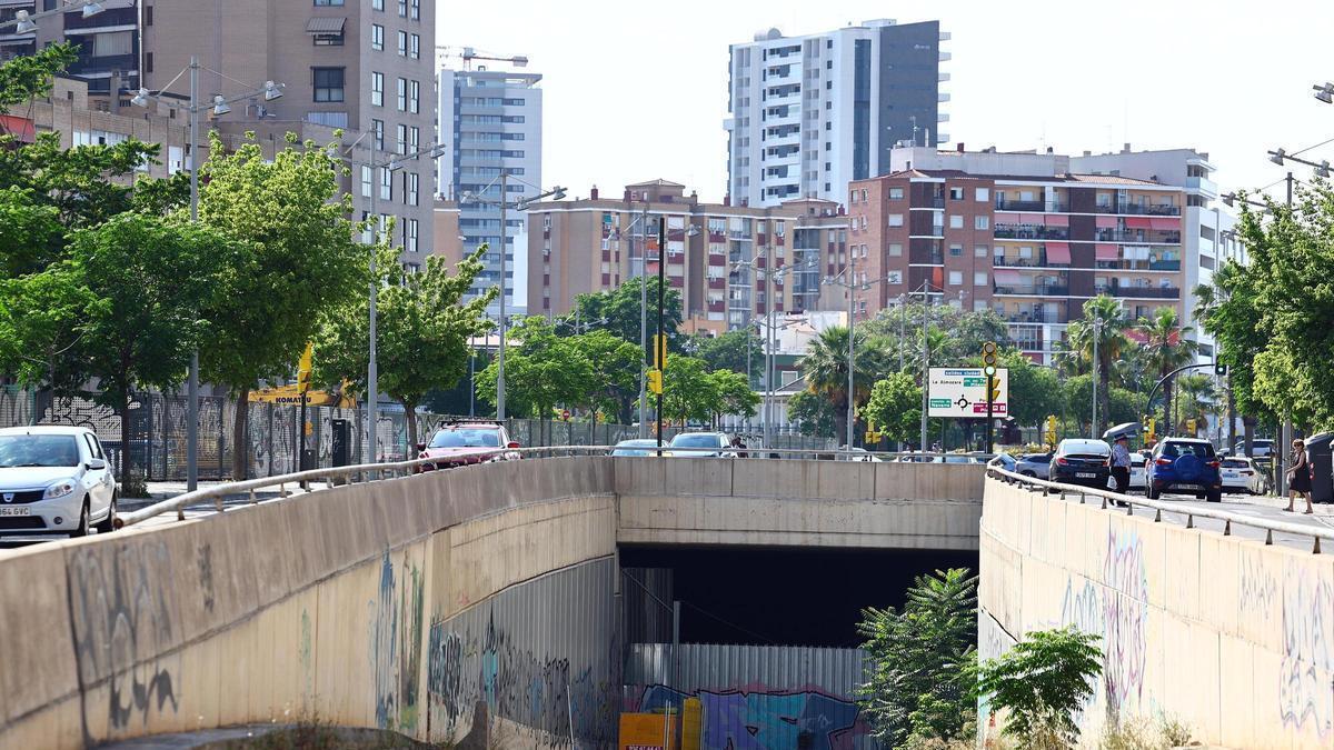 Vídeo | Así está el túnel carretero del centro de Zaragoza, abandonado desde hace 18 años.