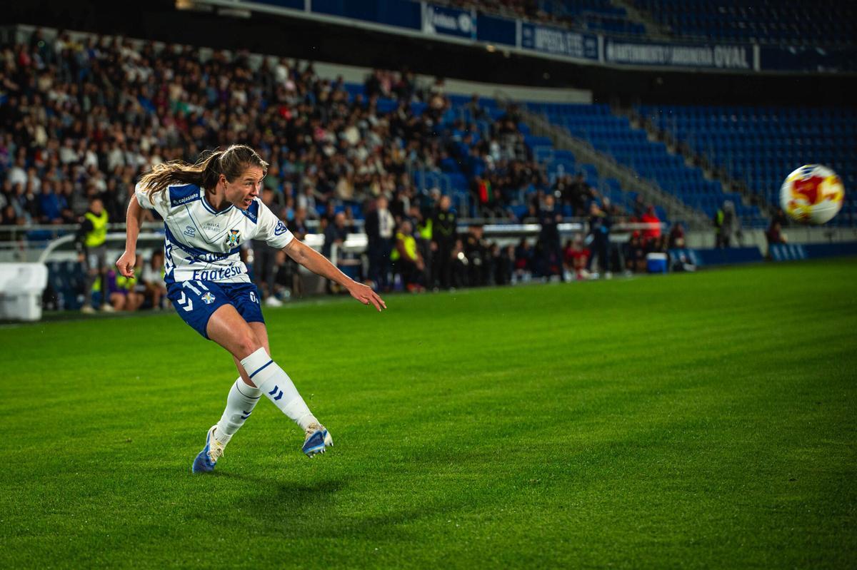 Partido de Copa de la Reina Costa Adeje-Atlético