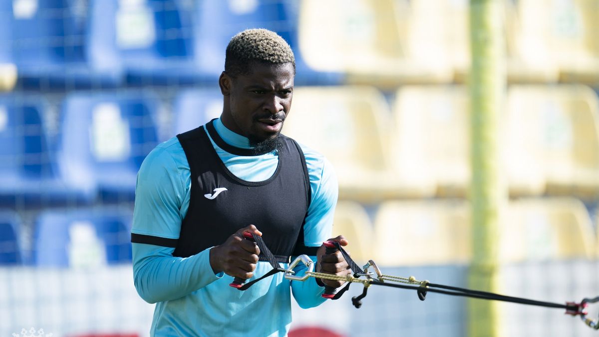 Serge Aurier, en un entrenamiento de su equipo, el Villarreal CF