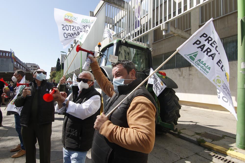 Los agricultores cordobeses protestan por la PAC