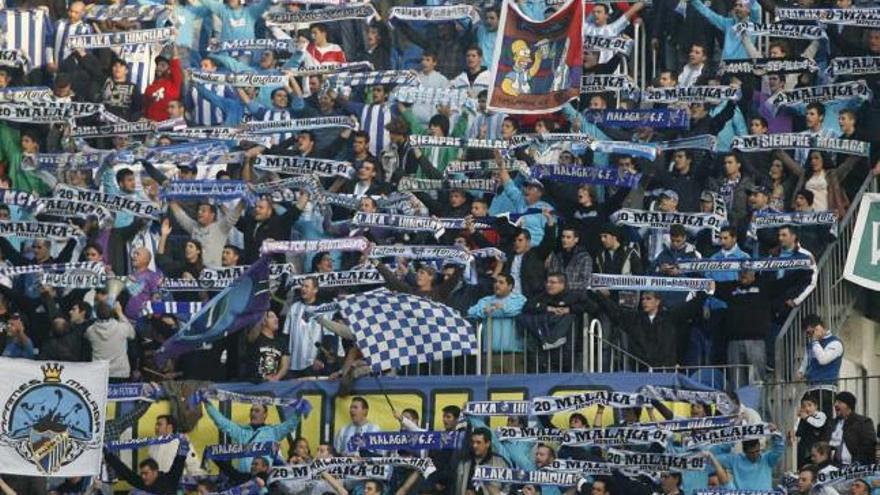 Imagen del ambiente de las gradas de la Rosaleda la temporada pasada.