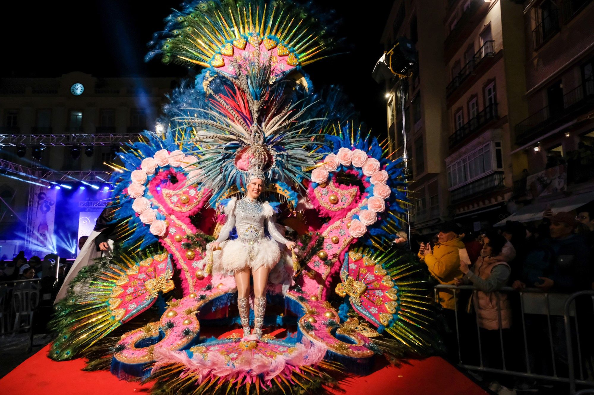 El Carnaval toma la calle con el pregón de Paqui Prieto