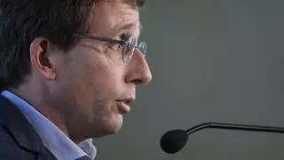Las redes estallan tras las declaraciones de Almeida sobre Pedro Sánchez: "Es un puto perdedor"