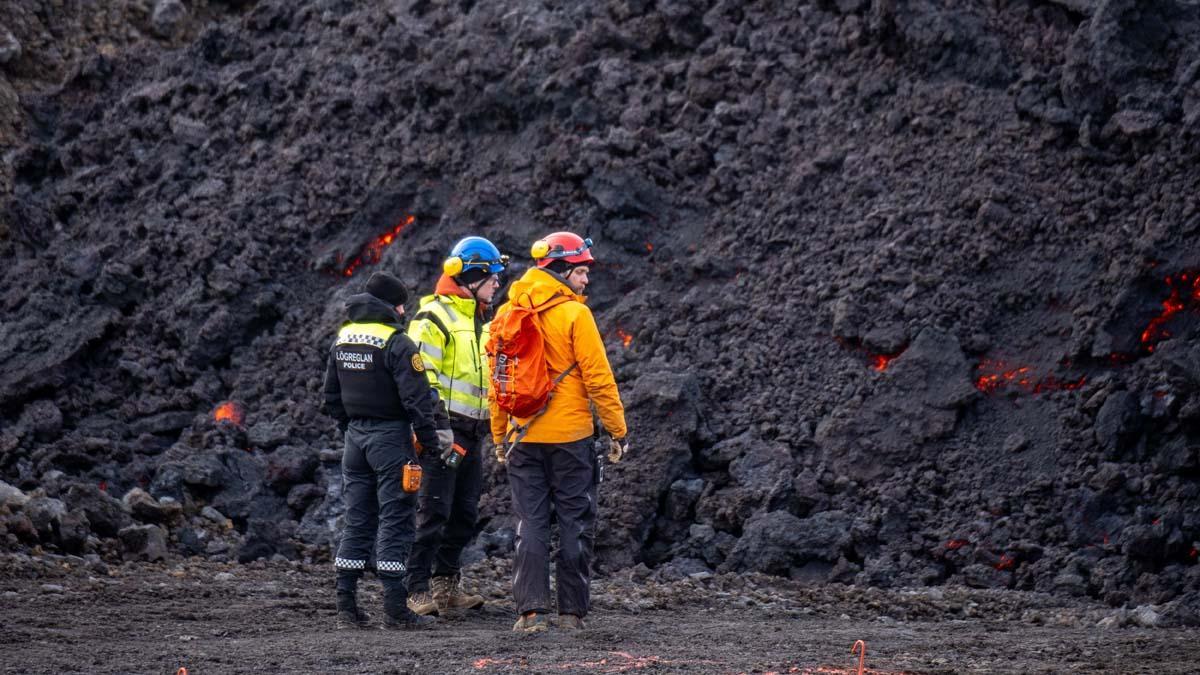 Erupción volcánica cerca de la montaña Fagradalsfjall en la península de Reykjanes al suroeste de Reykjavik