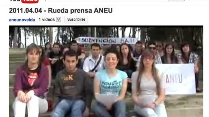 Imagen de la protesta realizada por Aneu en Youtube.