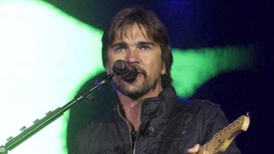 Juanes arranca su gira bajo la lluvia