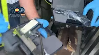 La Policia Nacional requisa 644 armes en un taller clandestí de Figueres, un dels arsenals "més grans" intervinguts