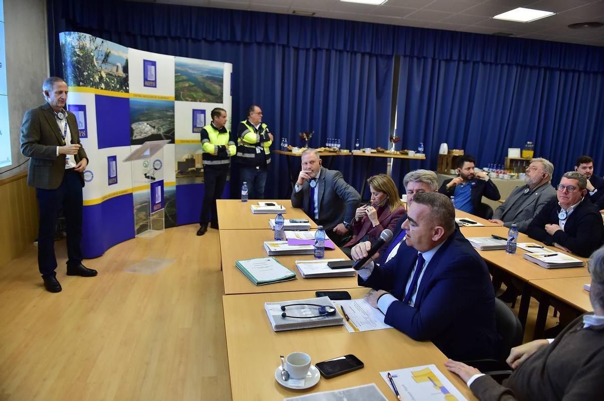 Fotogalería | La delegación de eurodiputados visita Almaraz y conoce de primera mano el funcionamiento de la central nuclear