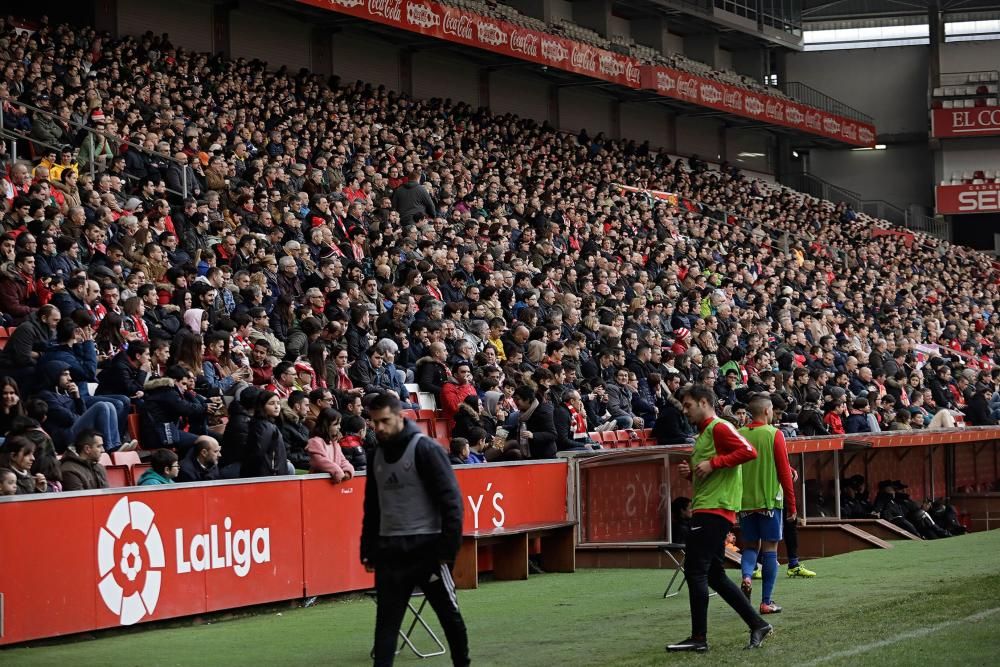 El partido entre el Sporting B y el Mirandés, en imágenes