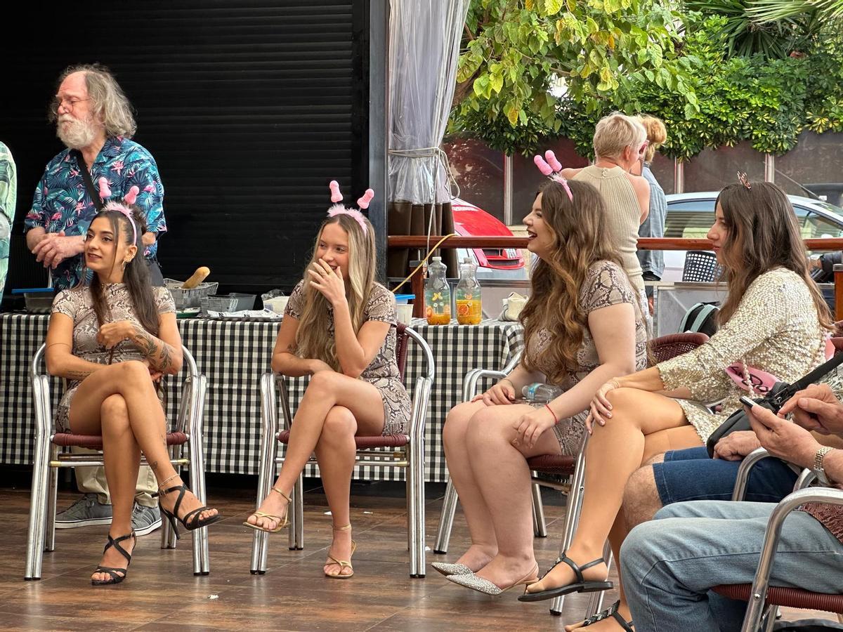 Las referencias a los perfiles de turistas británicos en Benidorm son continuas.