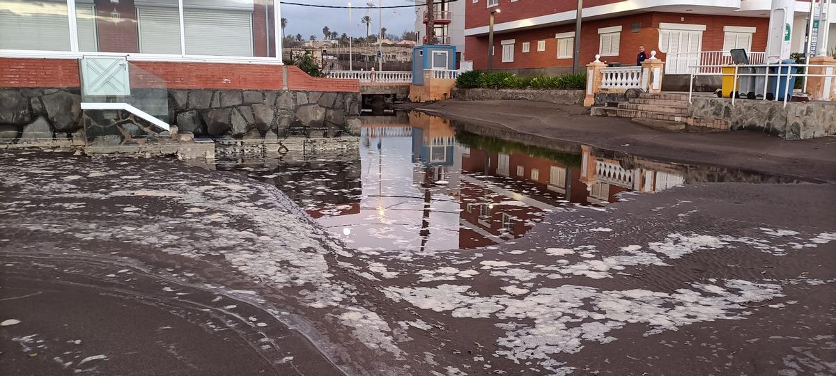 Nuevo vertido en Salinetas