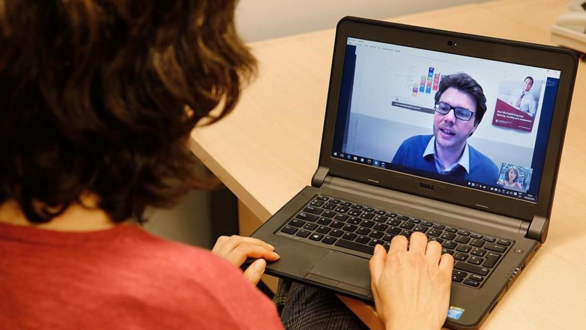 Jim Chillman dando una clase a través de Skype.