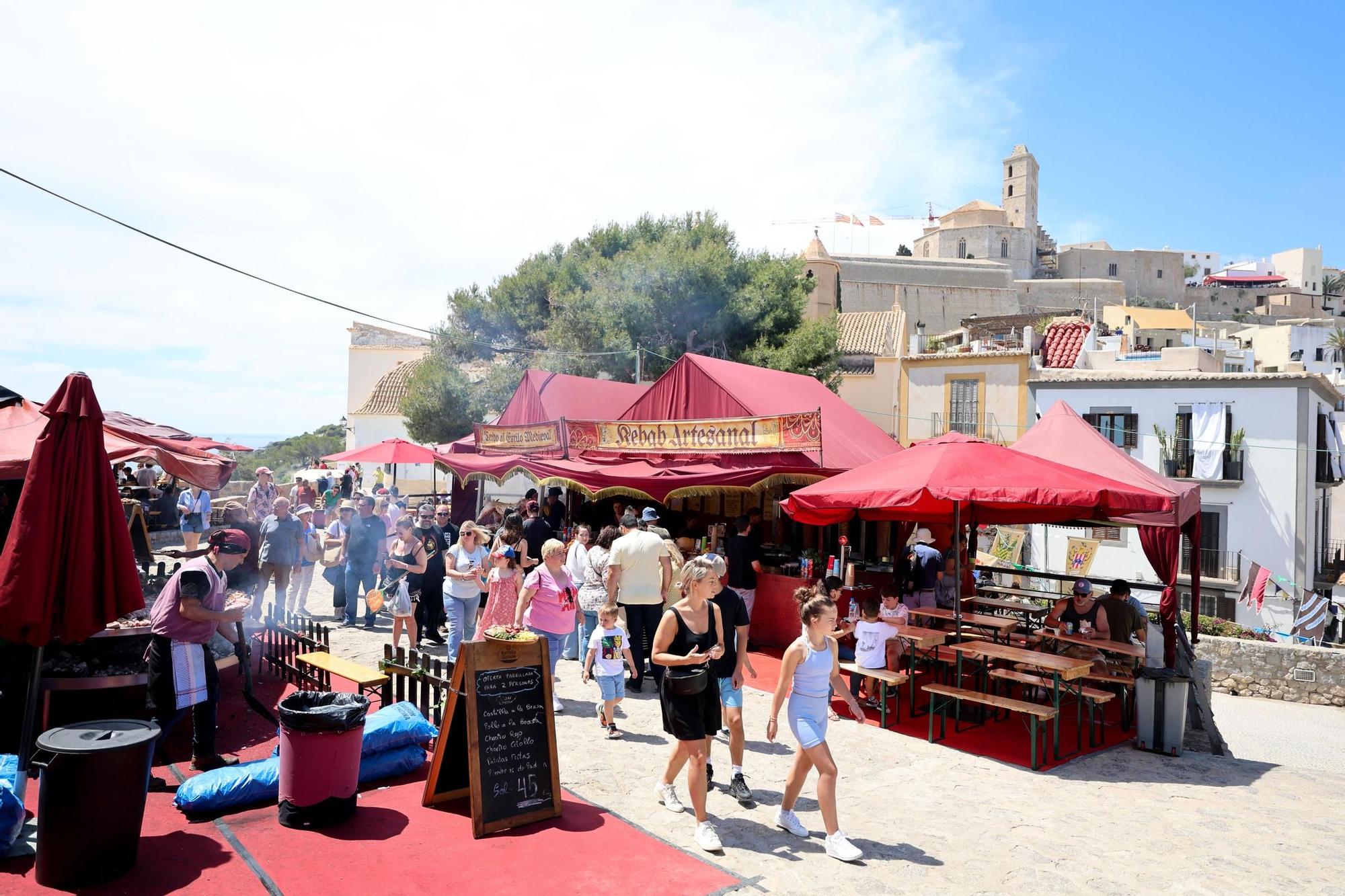 Mira aquí las imágenes de la oferta gastronómica de la Feria Medieval de Ibiza