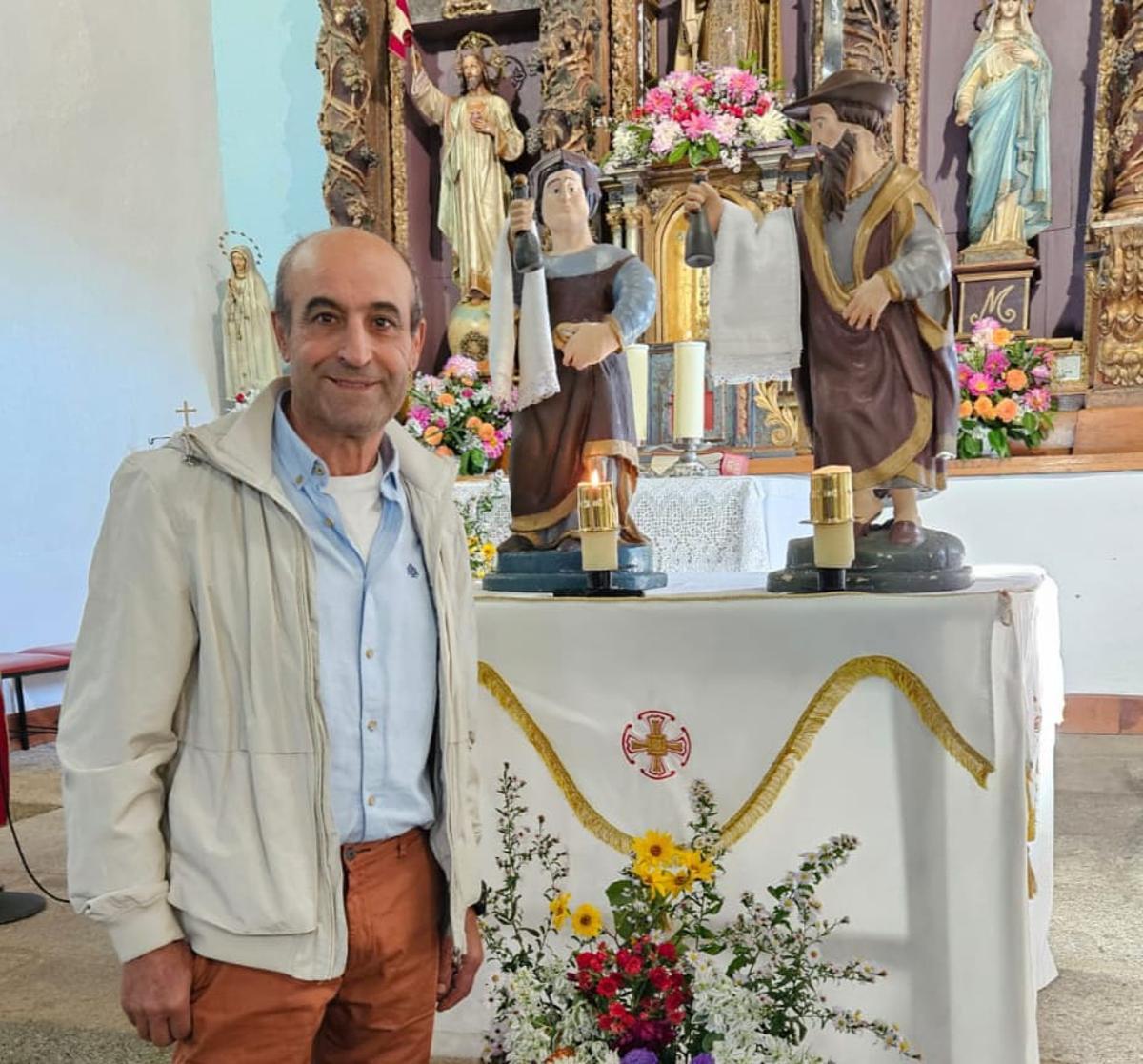 Los vecinos de Bercianos trabajan en el Concejo del Común y disfrutan de la convidada con motivo de la fiesta de San Cosme y San Damián.