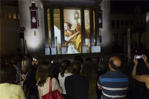 Proyección con fotos y música en la basílica de Sant Pasqual