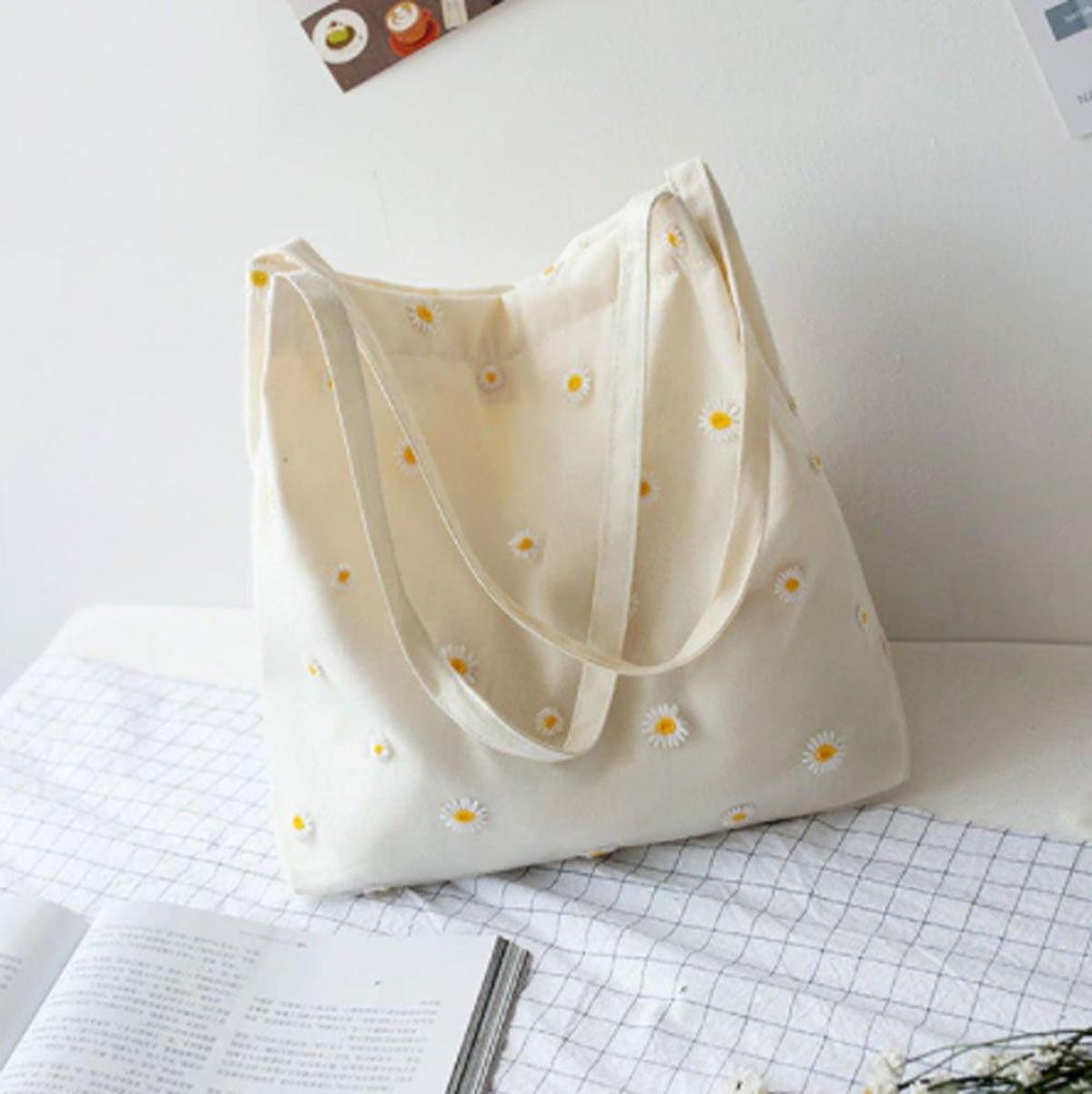 Bolso de lona de margaritas de AliExpress (precio: 3,40 euros)