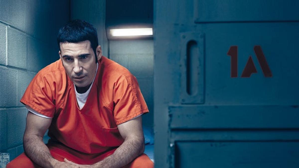 Miguel Ángel Silvestre en la serie En el corredor de la muerte