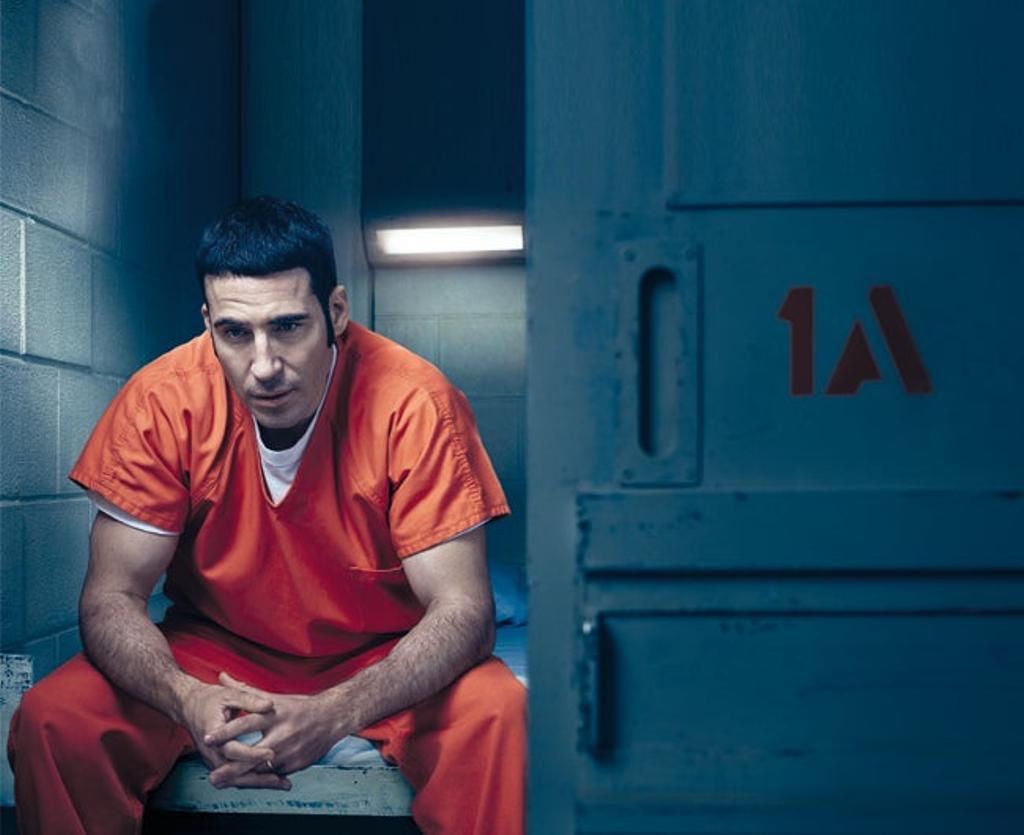 Miguel Ángel Silvestre en la serie En el corredor de la muerte