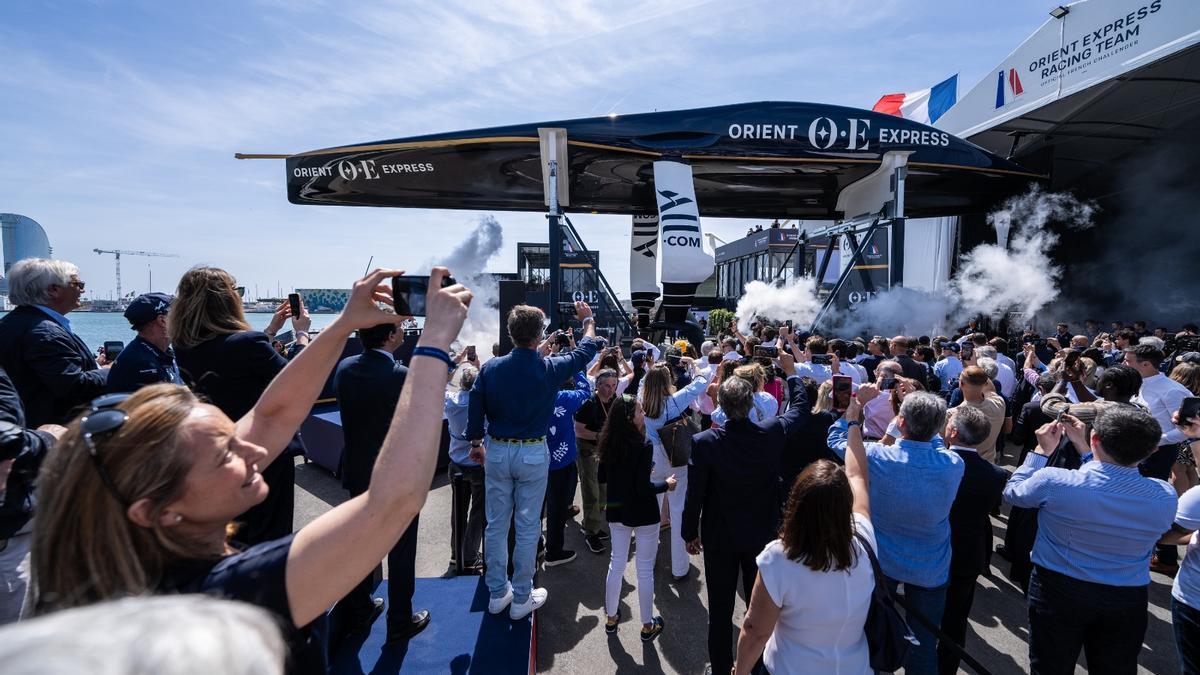Celebración del bautizo del nuevo AC75 del equipo francés de la Copa América de vela, Orient Express Racing Team, en el Port Vell, el 29 de mayo de 2024.
