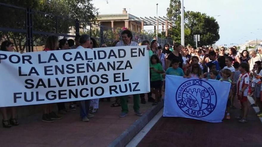 Padres del CEIP Fulgencio Ruiz se movilizan por falta de aulas