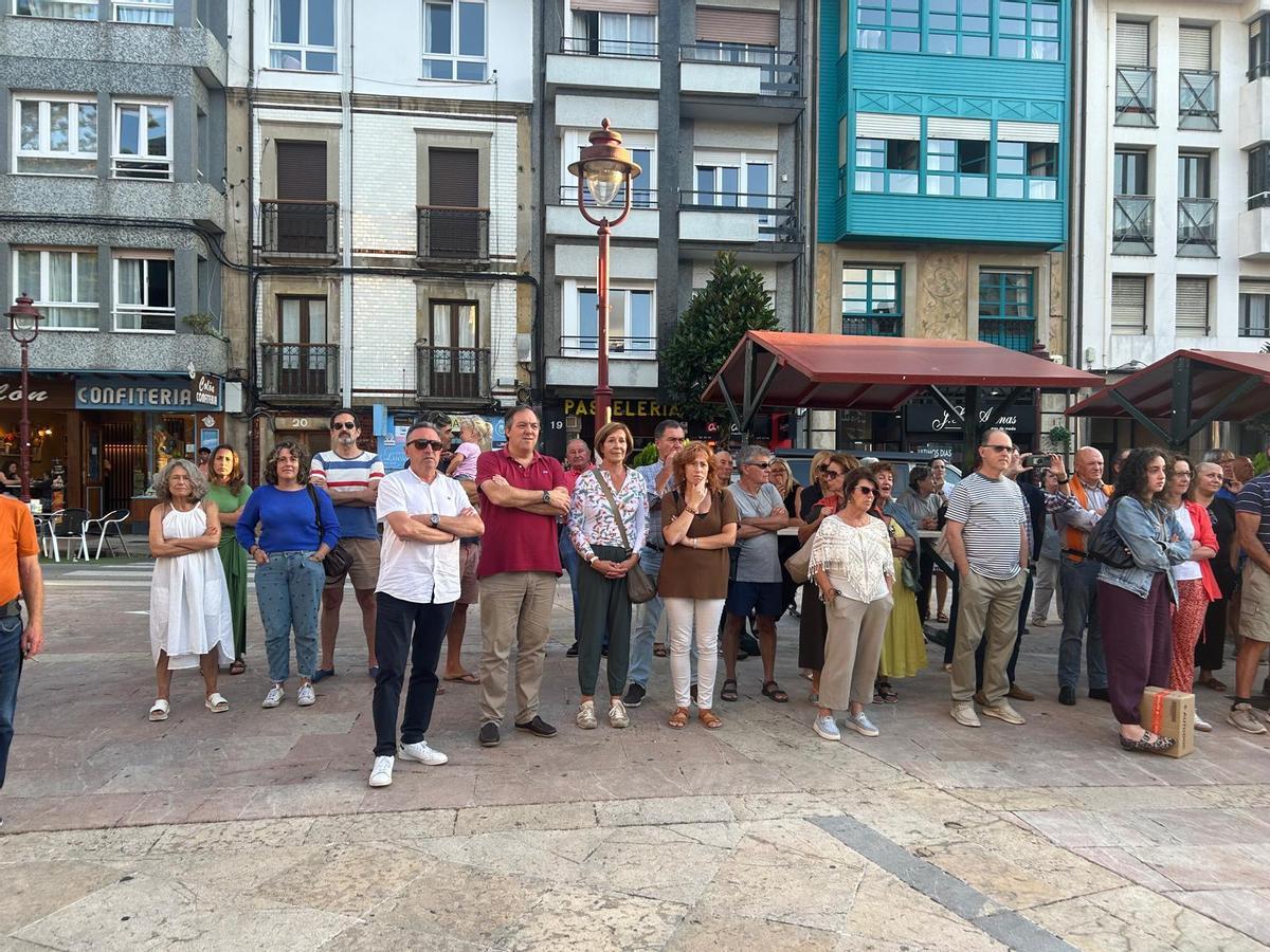 EN IMÁGENES: Concentración en Villaviciosa en apoyo de Ceuta EN IMÁGENES: Concentración en Villaviciosa en apoyo de Ceuta