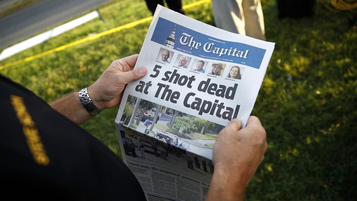 El Capital Gazette, el diario de EEUU que sufrió tiroteo, sale con la sección de opinión en blanco