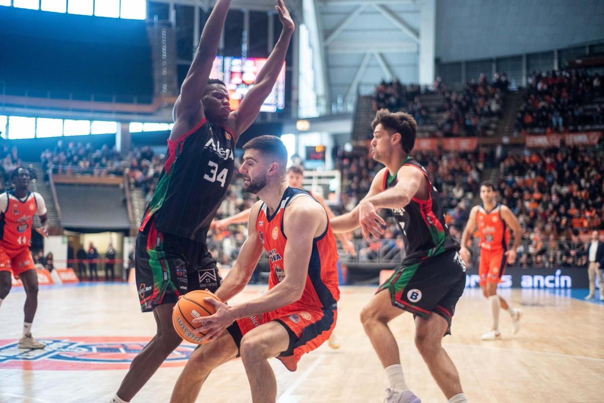 El Leyma arrolla al Cantabria (102 - 67)