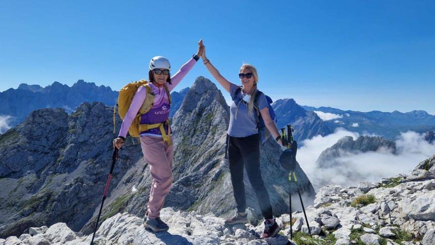 Rosa Fernández, a la izquierda, e Isabel Argüelles, en una de sus expediciones.  | R. F.