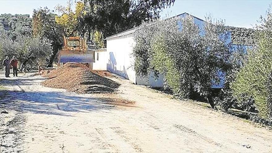 Bujalance mejora el camino de la Fuente del Chorro y paso del arroyo del Asno