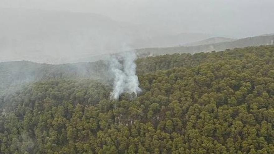 Imatges aèries de l'incendi a la Llacuna