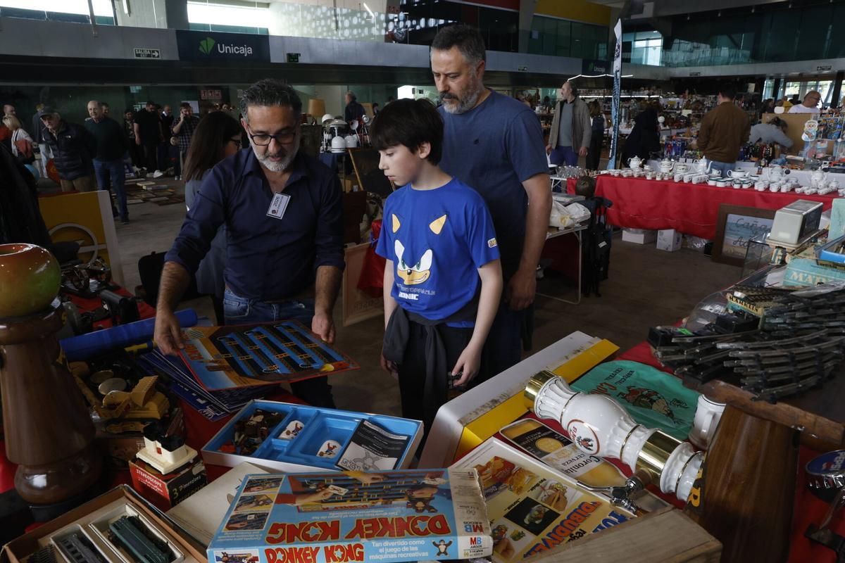 La inauguración de la feria de antigüedades en el pabellón de La Magdalena